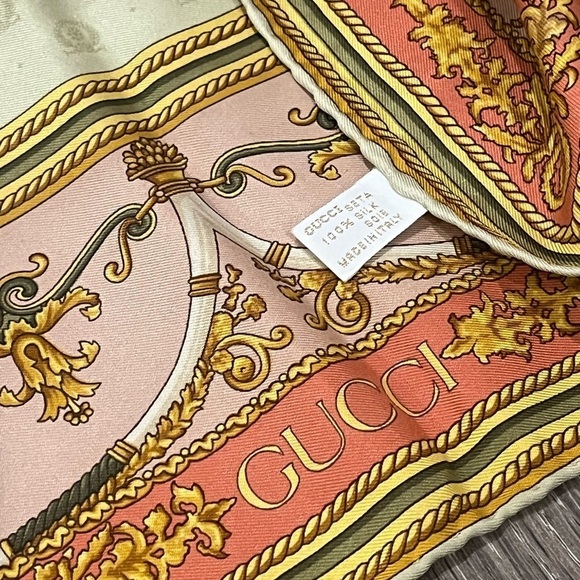 Gucci Scarf - Picture 15 of 16